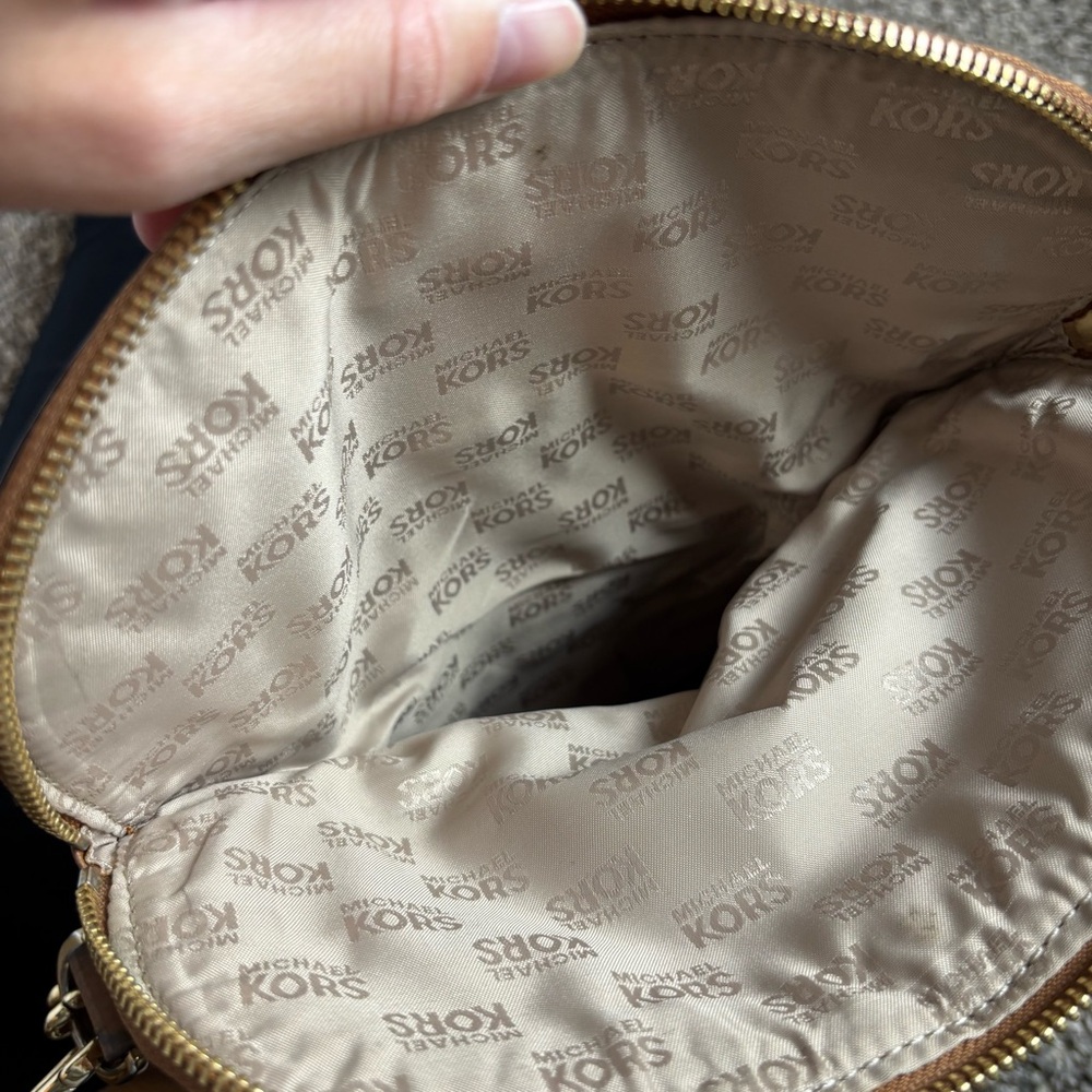 Michael Kors Bedford Brown Pebbled Leather Tassel Zipper Foldover Crossbody Bag - Picture 14 of 16